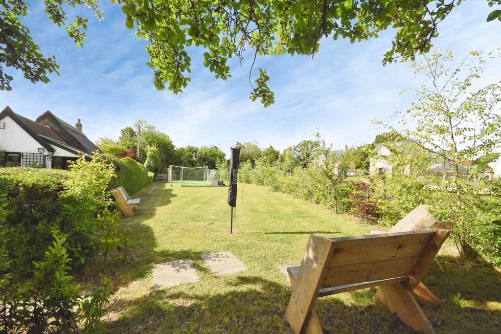 Property photo 3 of 16