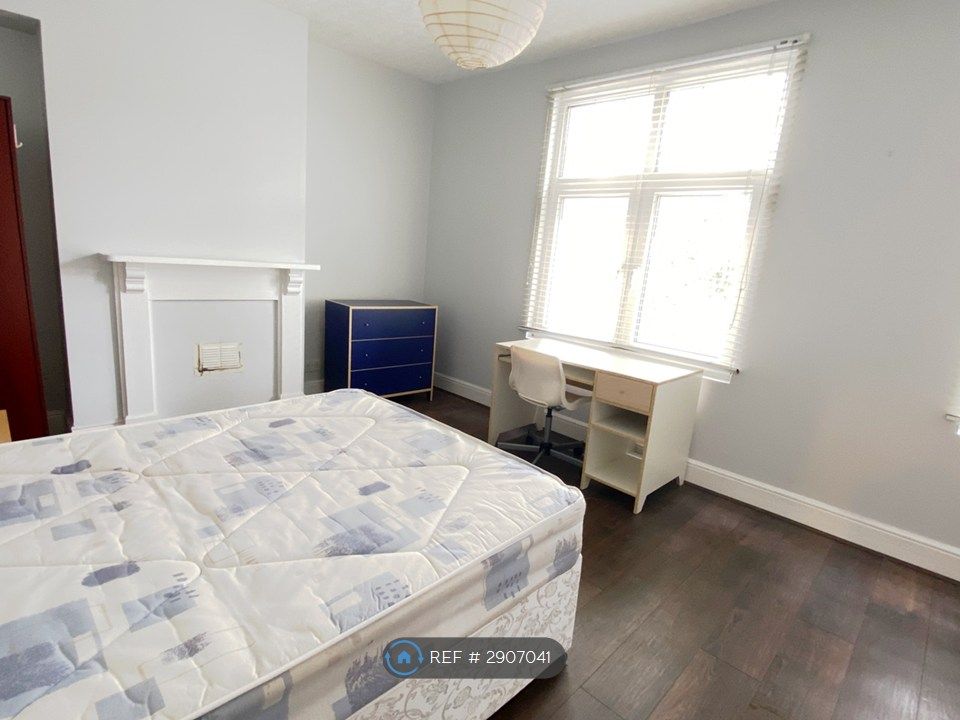 Property photo 3 of 7 Upstairs Bedroom