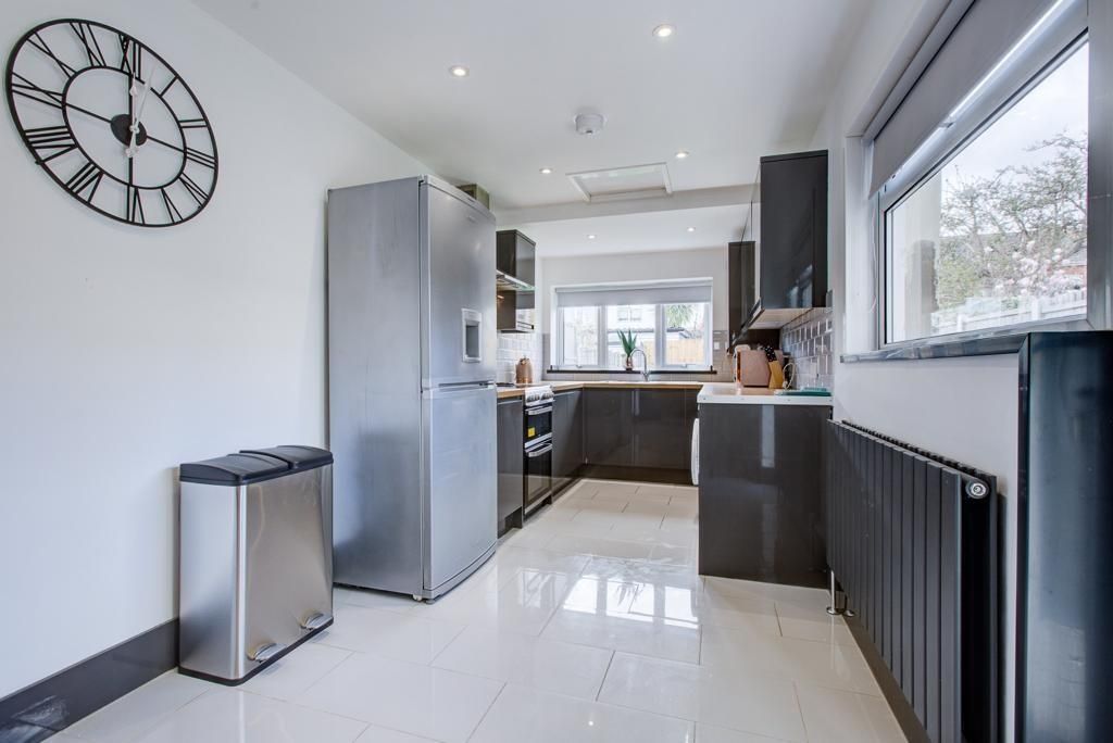 Property photo 2 of 15 Kitchen 39.Jpg