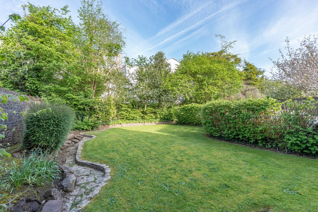 Property photo 3 of 8 Photo 1