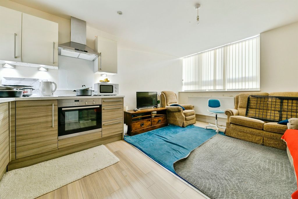 Property photo 2 of 16