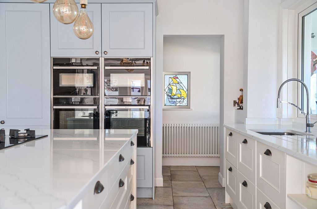 Property photo 2 of 4 Kitchen