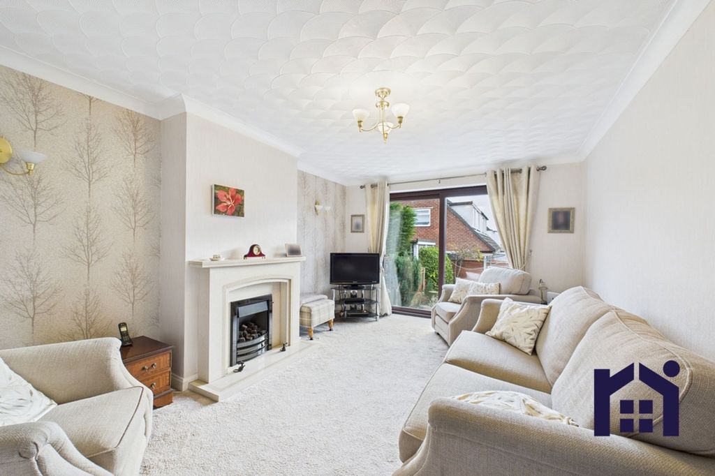 Property photo 2 of 22 Living Room