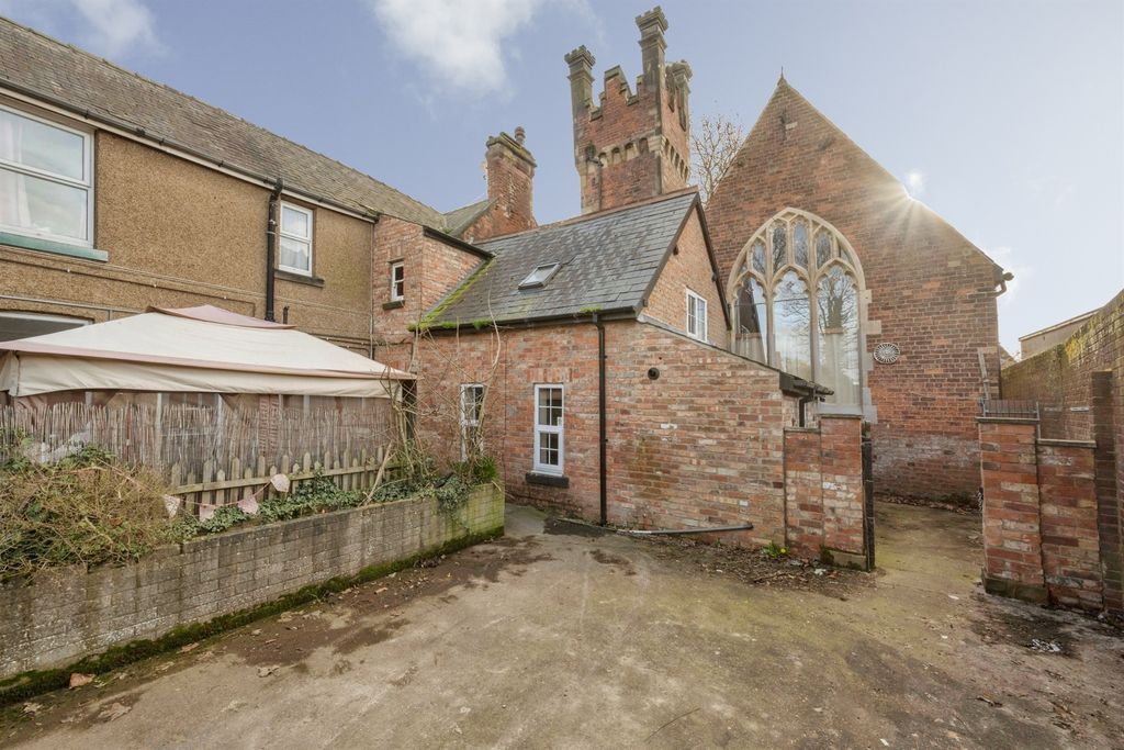 Property photo 2 of 16