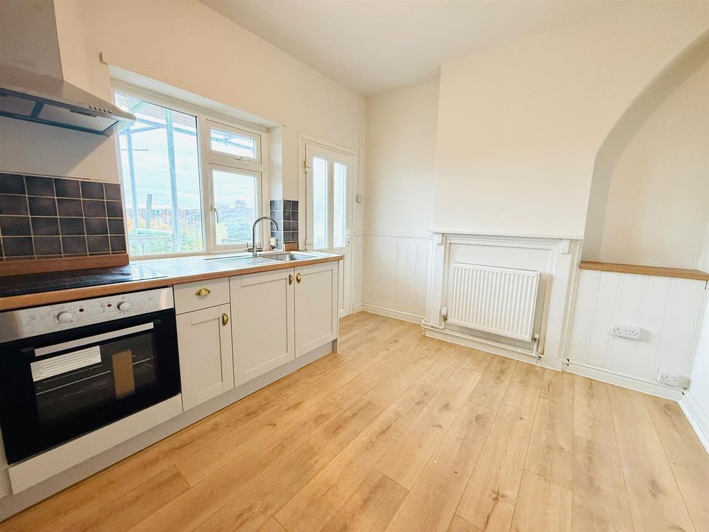 Property photo 3 of 11 Kitchen/Diner