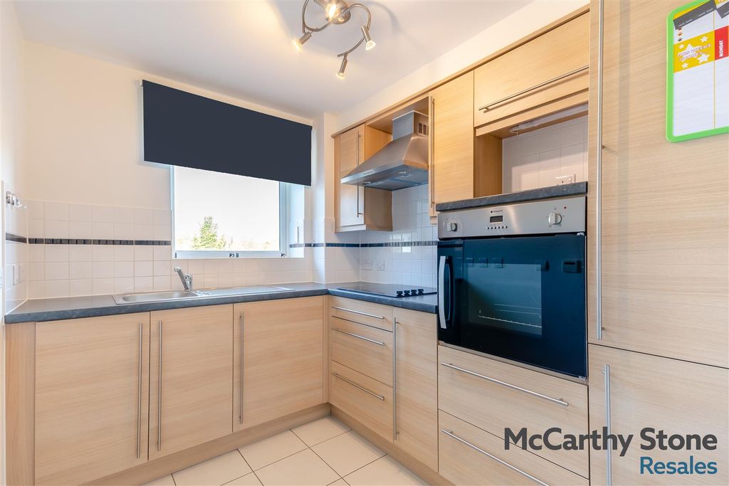 Property photo 3 of 22 8687127-Interior06.Jpg