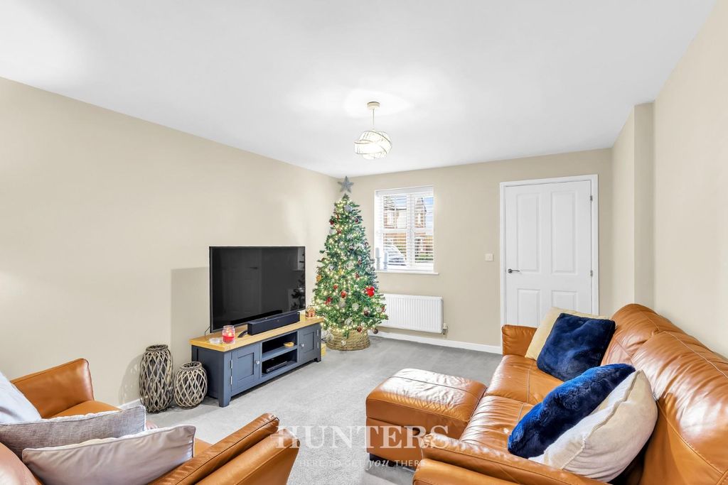 Property photo 3 of 22 Scott Heatherington Way (19).Jpg