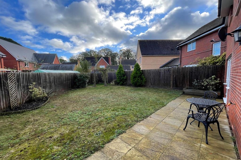 Property photo 2 of 12 364E48d9-213c-467B-A723-1Ae648c4F9Fa.Jpg