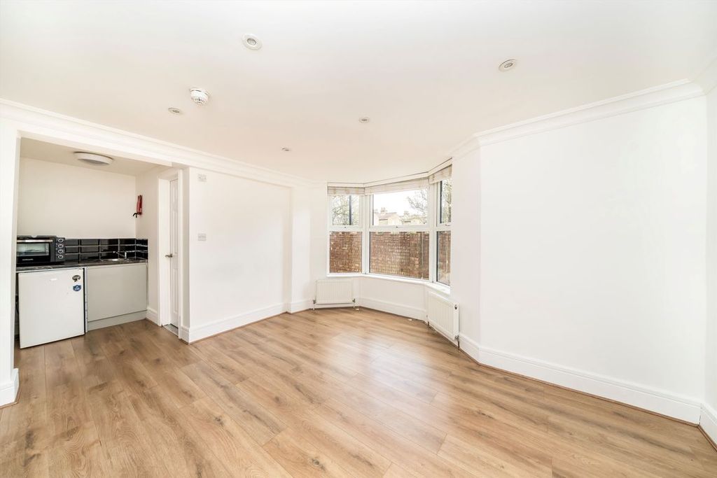 Property photo 3 of 4