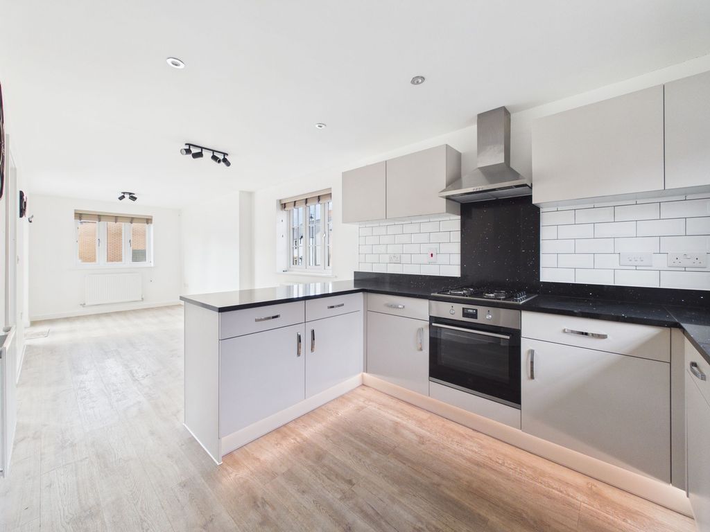 Property photo 3 of 24