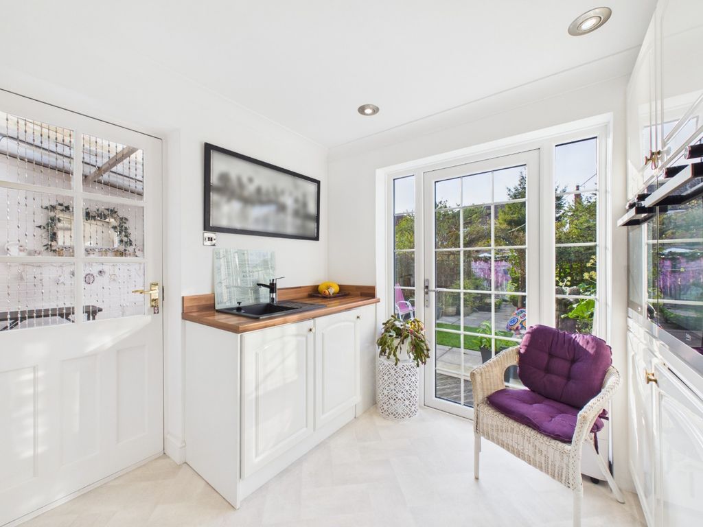 Property photo 3 of 18 4998726