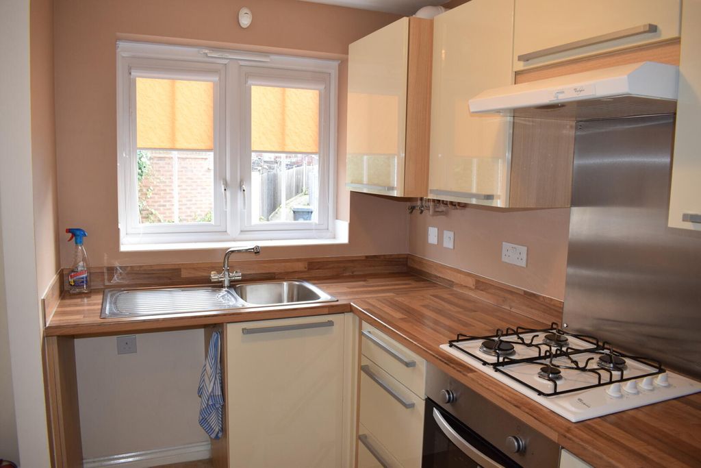 Property photo 3 of 20 Kitchen