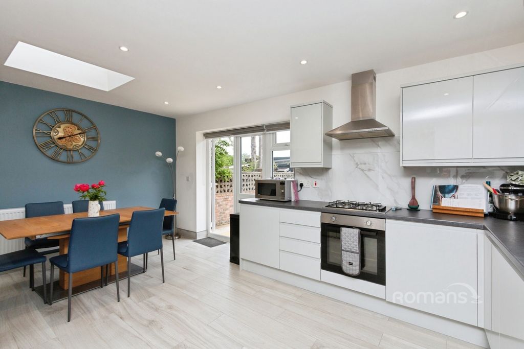 Property photo 2 of 9 Pbox-Img.Jpg