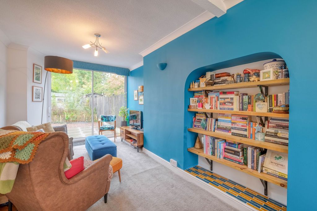 Property photo 2 of 11