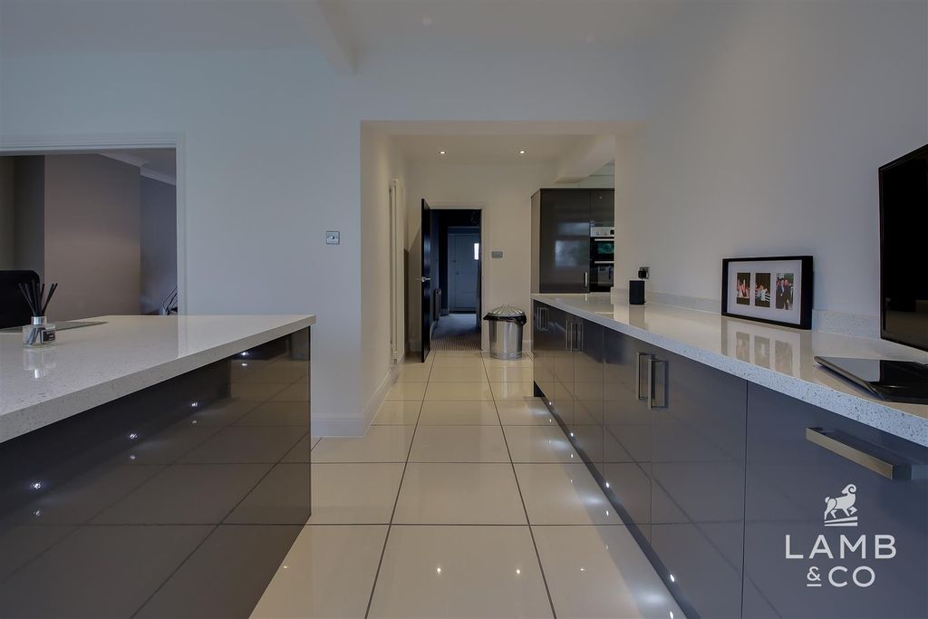 Property photo 2 of 31 Img_4838-Img_4842.Jpeg