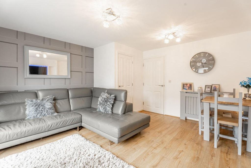 Property photo 3 of 17 Hughes Road-13.Jpg