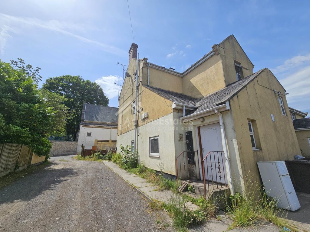 Property photo 3 of 7