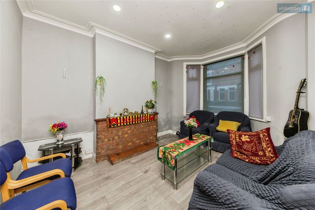 Property photo 3 of 18 Picture No. 01