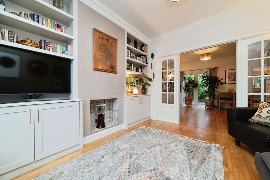 Property photo 2 of 15 Living Room