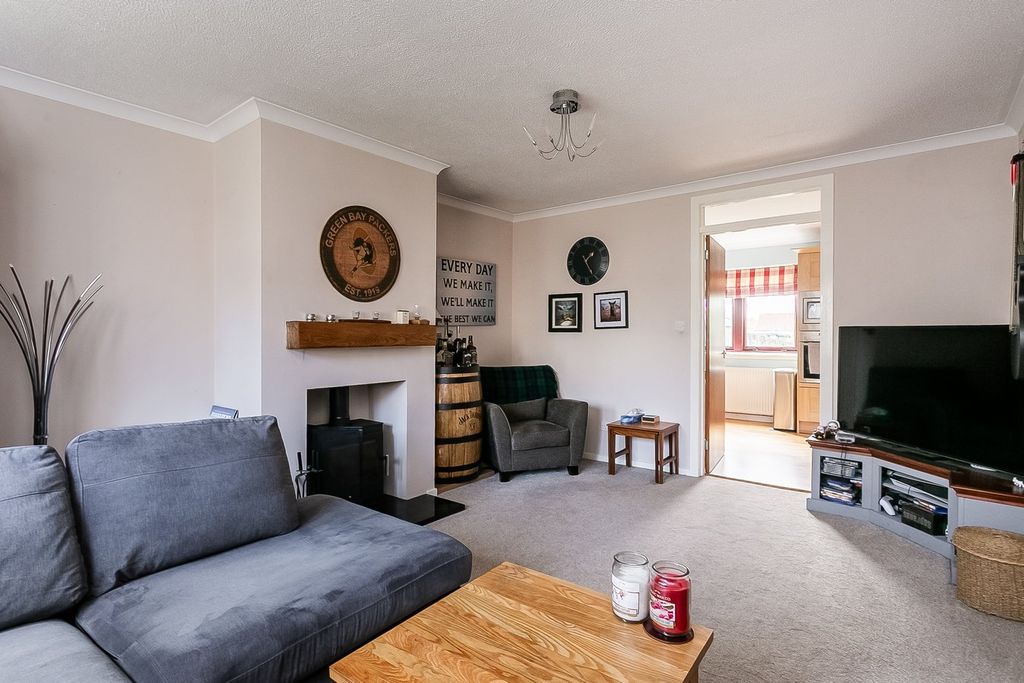 Property photo 3 of 32