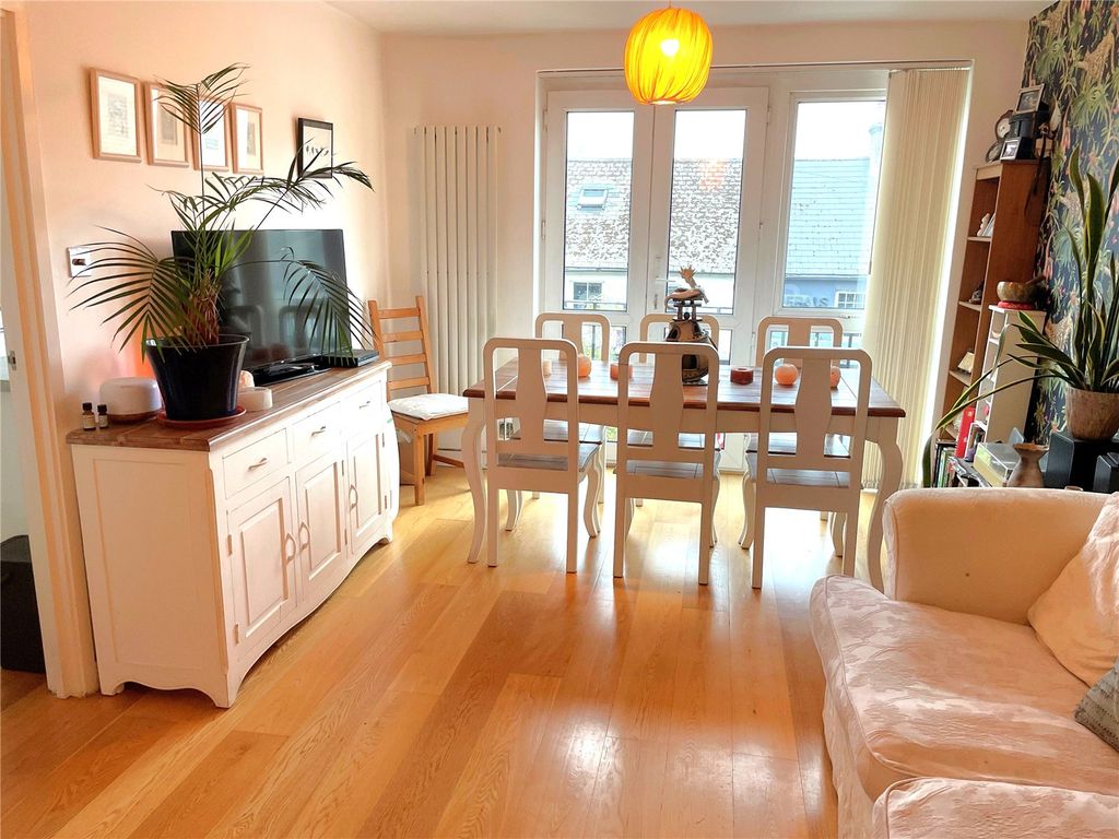 Property photo 2 of 15 Lounge/Diner