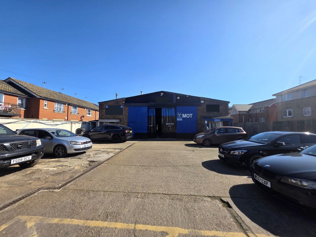 Property photo 2 of 11