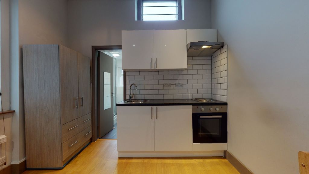 Property photo 2 of 10 Kitchen