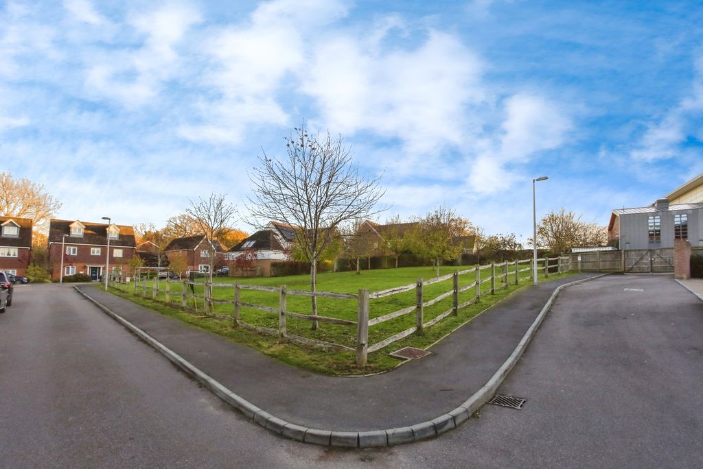 Property photo 3 of 14 Pbox-Img.Jpg