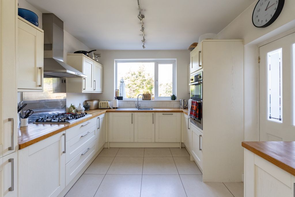 Property photo 3 of 14 Dsc06474