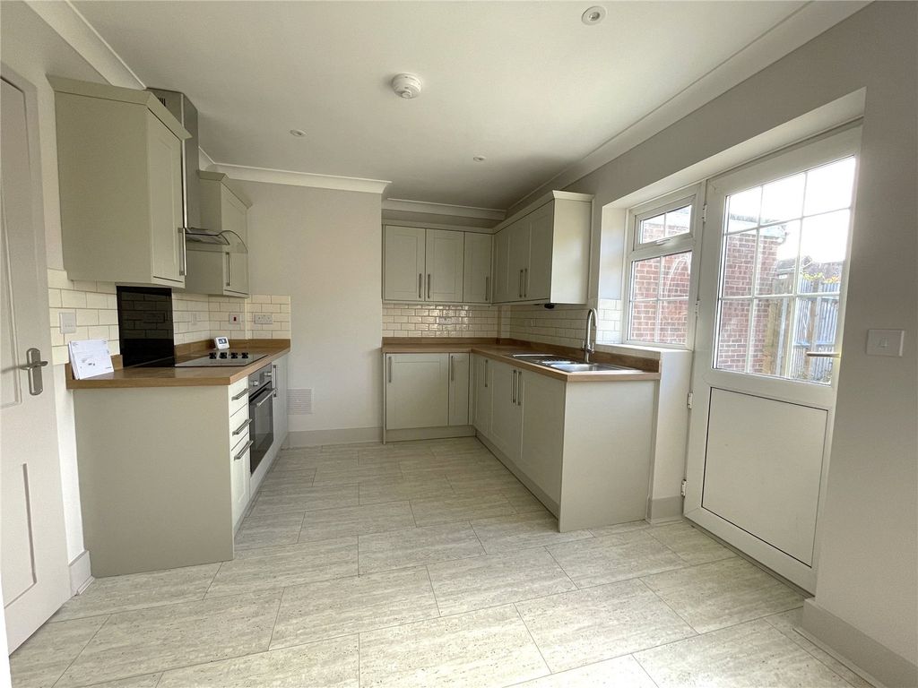 Property photo 2 of 9 Picture No. 09