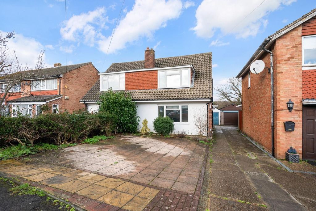 Property photo 1 of 14 Iris Road