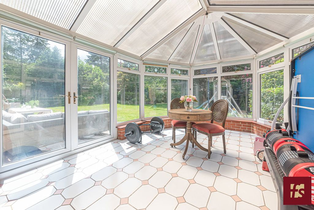 Additional image 5 of 5 bed detached house for saleTalisman Close, Crowthorne, Berkshire RG45