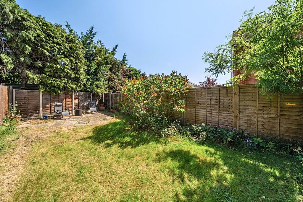 Property photo 2 of 17 Picture No. 30