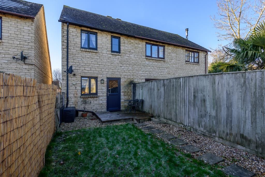 Property photo 2 of 15 Back