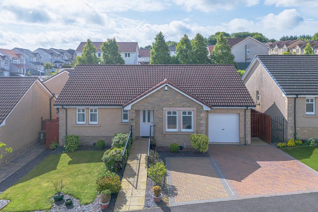Property photo 1 of 30