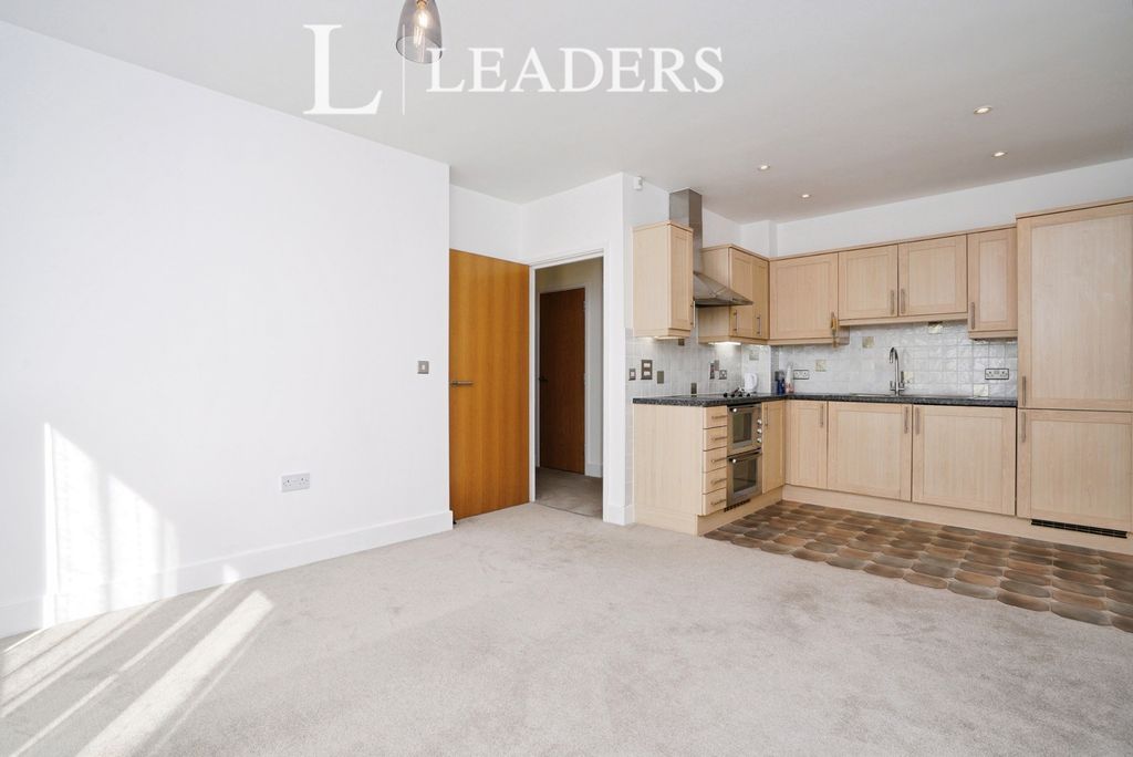 Property photo 3 of 8 Pbox-Img.Jpg