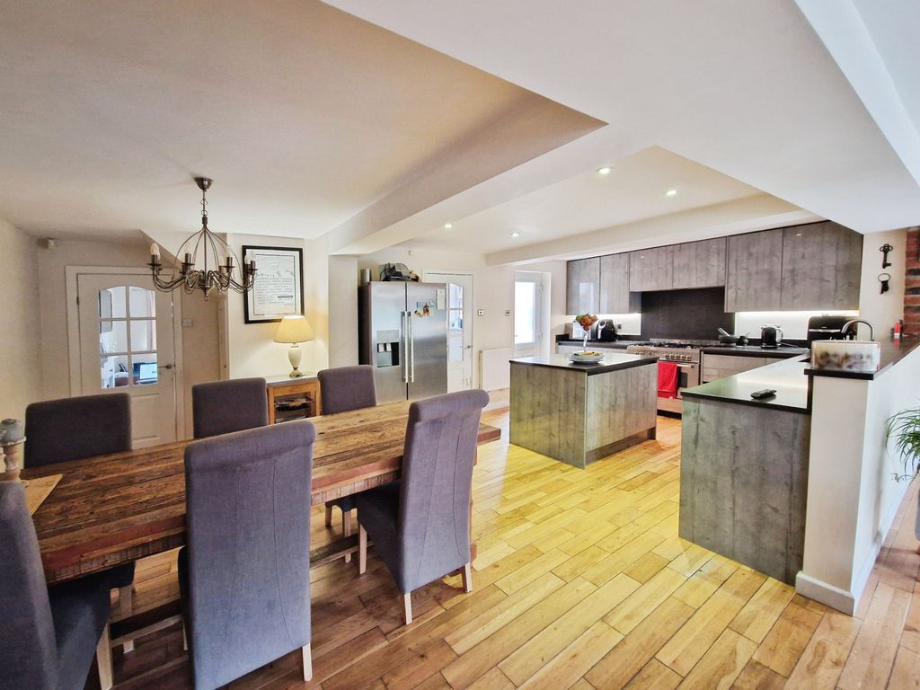 Property photo 1 of 23 A1Ff9Fa4-1000066755