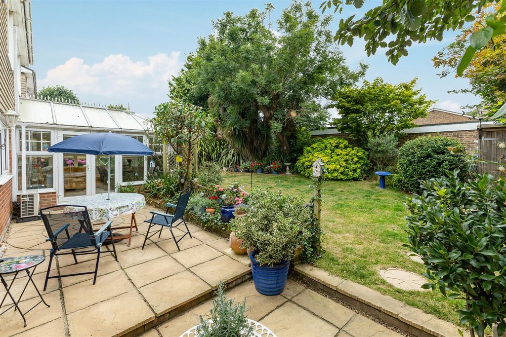 Property photo 2 of 26 Untitled-1389.Jpg
