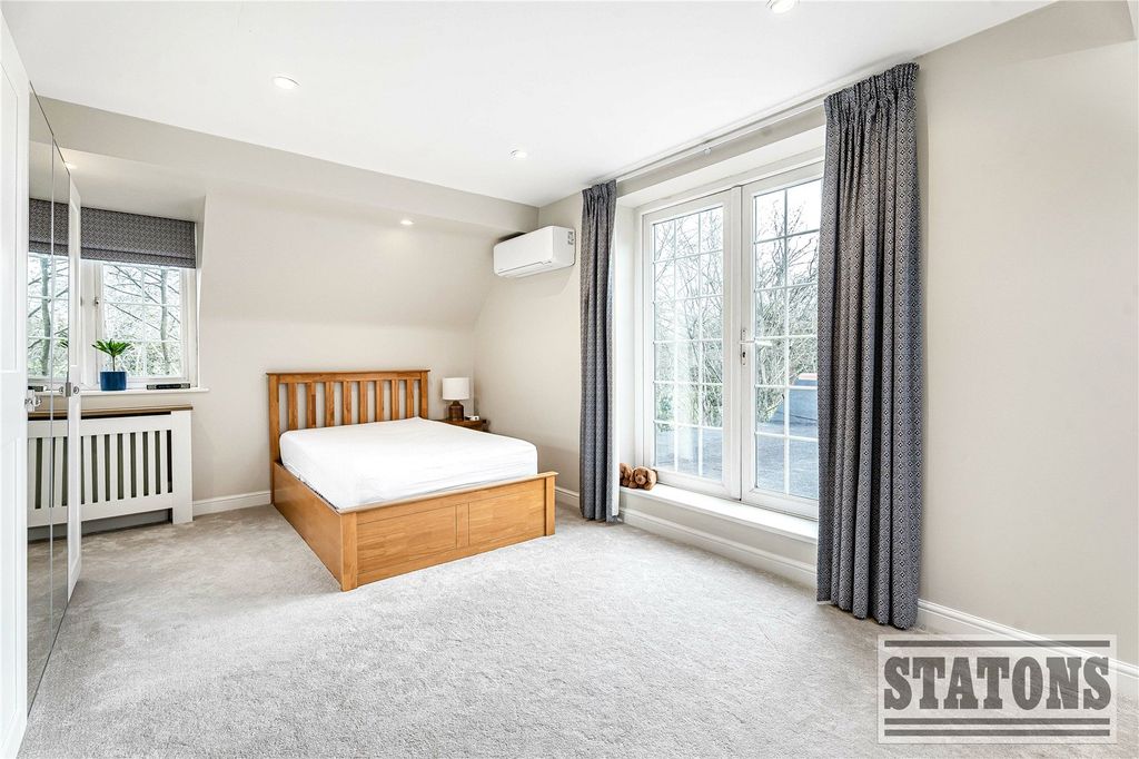 Additional image 27 of 5 bed detached house for saleFoxes Lane, Welham Green, North Mymms, Hatfield AL9