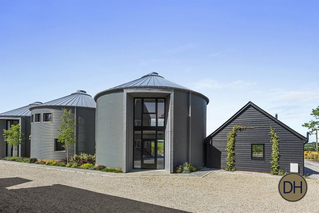 Property photo 2 of 49 Cutlers Green