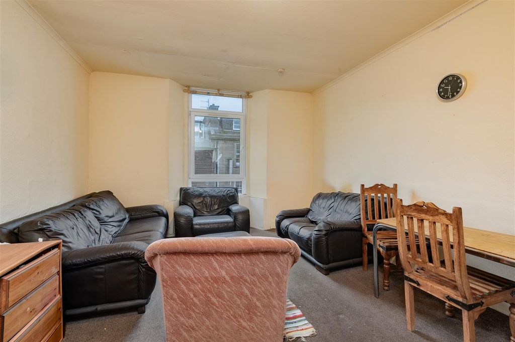 Property photo 2 of 10 3R 40 Union Street Dundee-1.Jpg