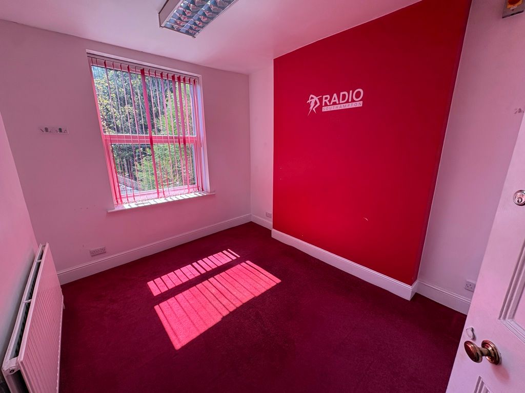 Property photo 3 of 10 Photo 25