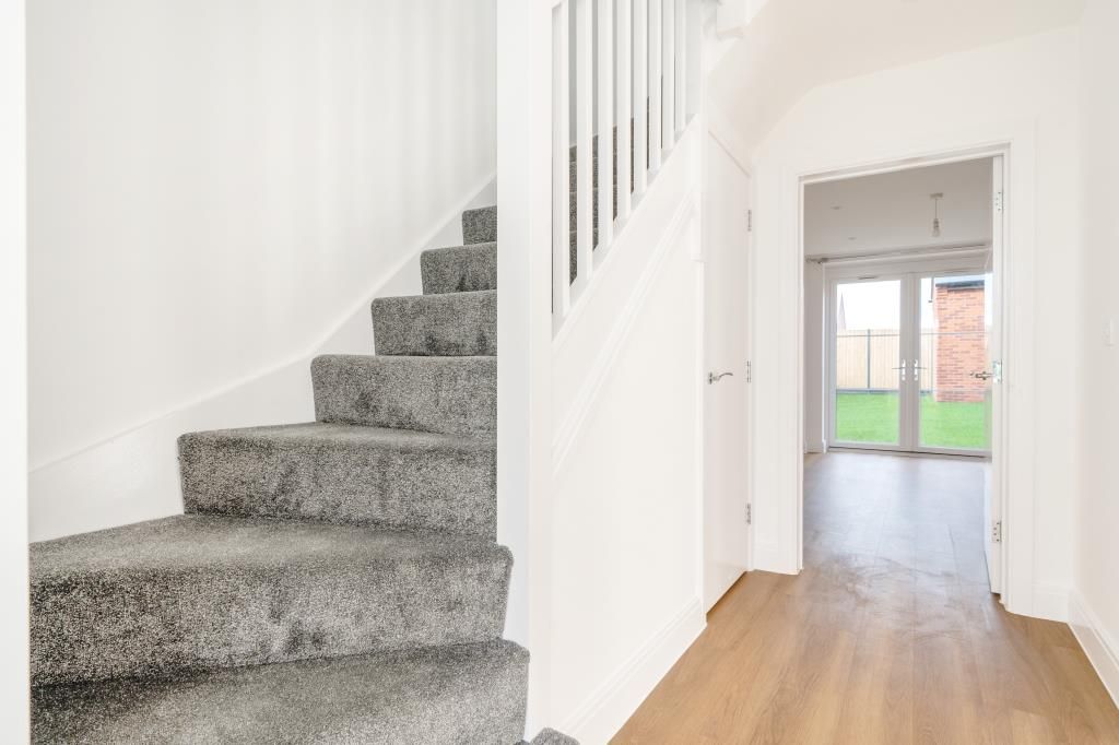 Property photo 2 of 19 Hallway