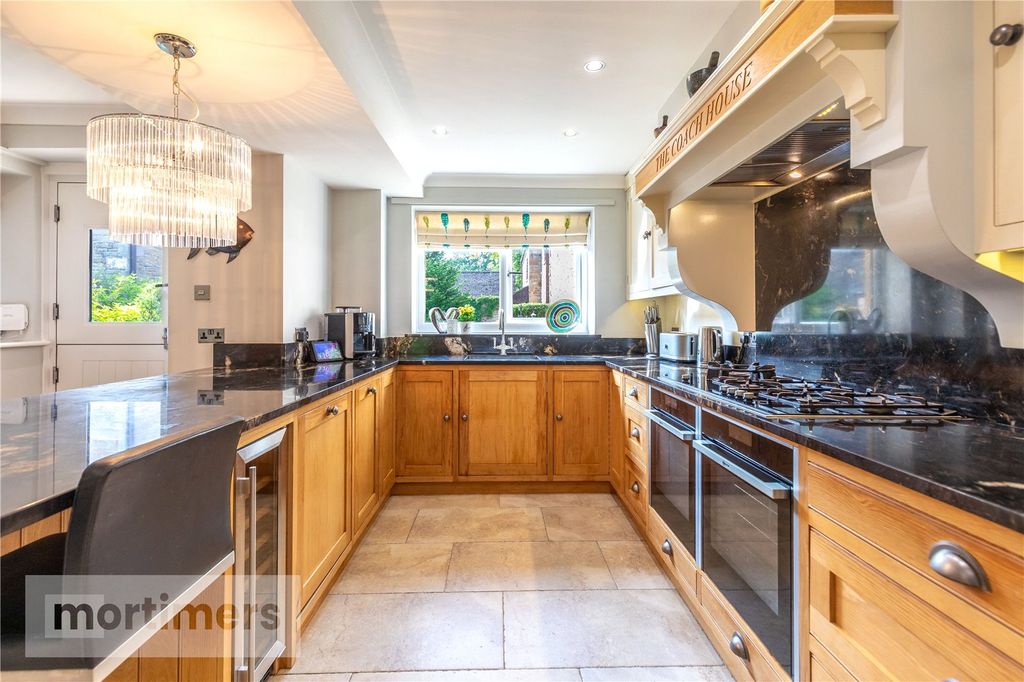 Property photo 2 of 45 Kitchen