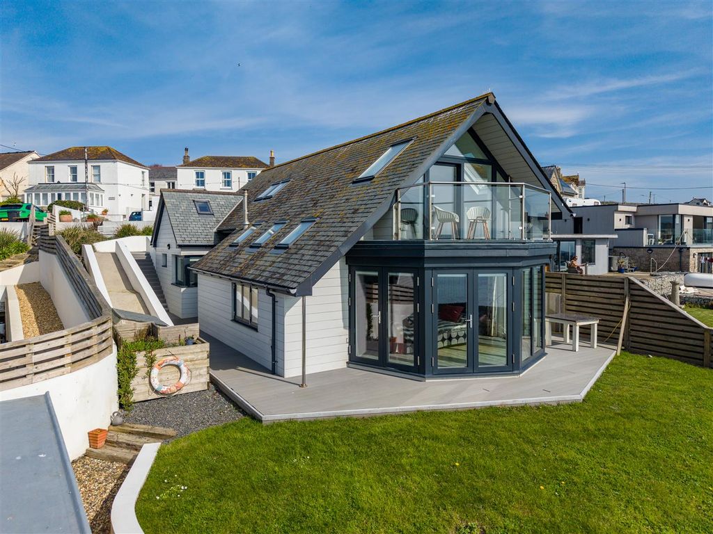 Property photo 2 of 26