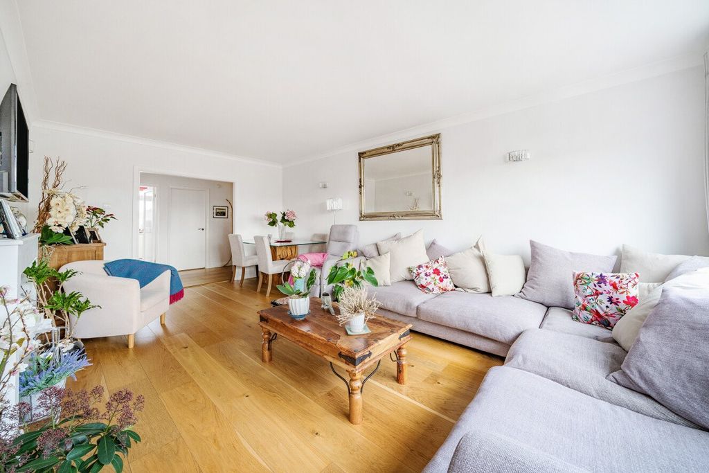 Property photo 1 of 20 Picture No. 04