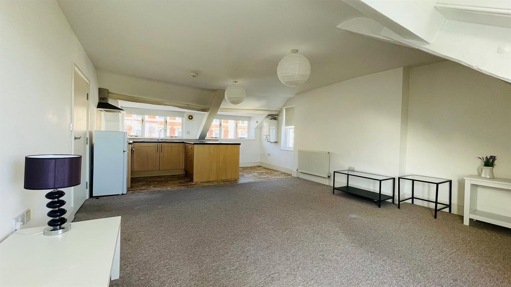 Property photo 2 of 11 Photo 8