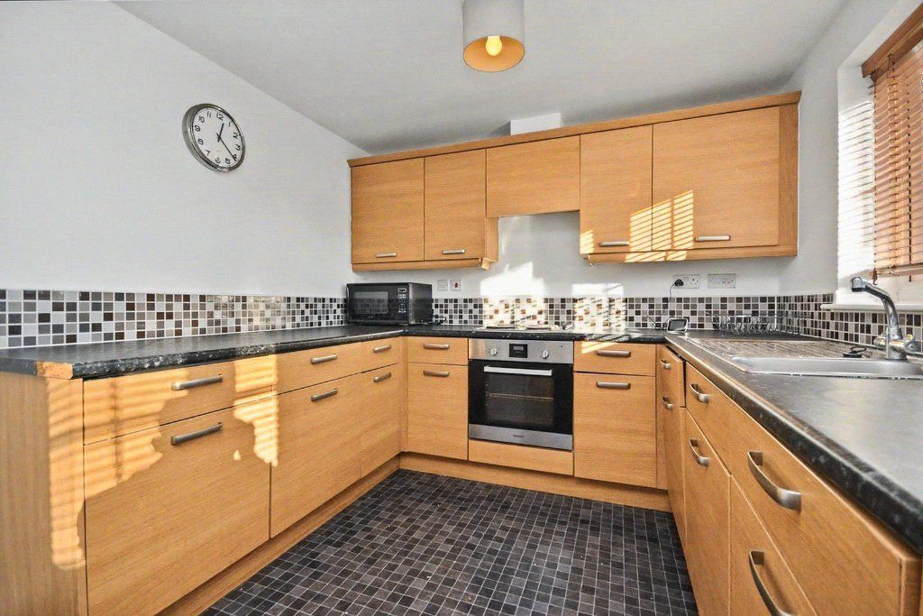 Property photo 3 of 9 Kitchen