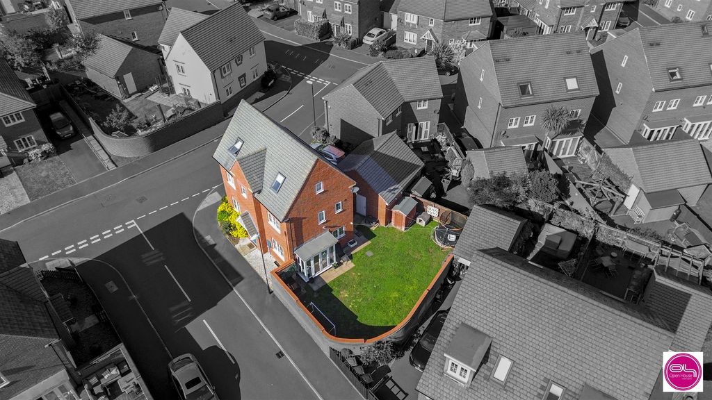 Property photo 1 of 35 Sunderland Close Church Gresley (5).Jpg