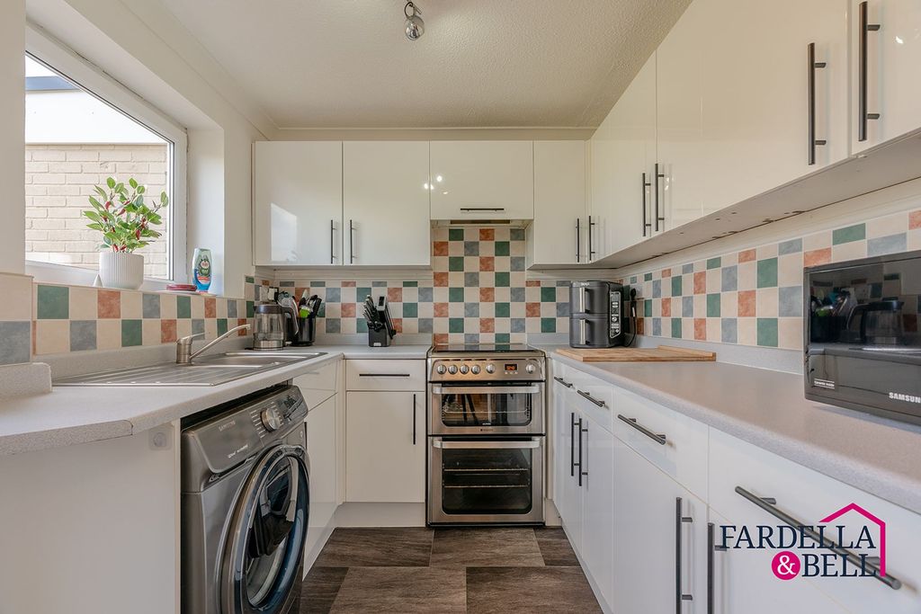 Property photo 3 of 16